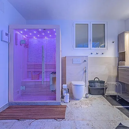 Luxury Apartment, Sea Views, Jacuzzi And Sauna. Apartment