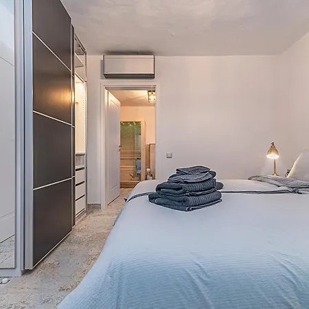 Apartment Luxury Apartment, Sea Views, Jacuzzi And Sauna. *