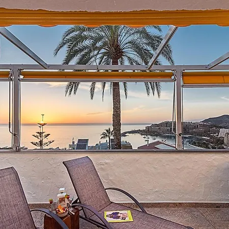 Luxury Apartment, Sea Views, Jacuzzi And Sauna. *