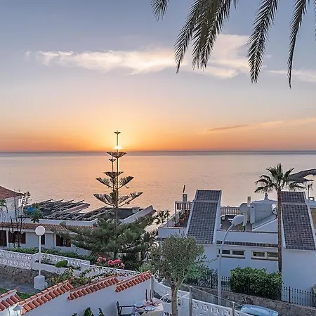 Luxury Apartment, Sea Views, Jacuzzi And Sauna. Apartment *