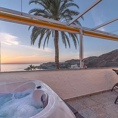 Apartment Luxury Apartment, Sea Views, Jacuzzi And Sauna.