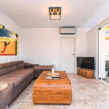 Luxury Apartment, Sea Views, Jacuzzi And Sauna. Apartment